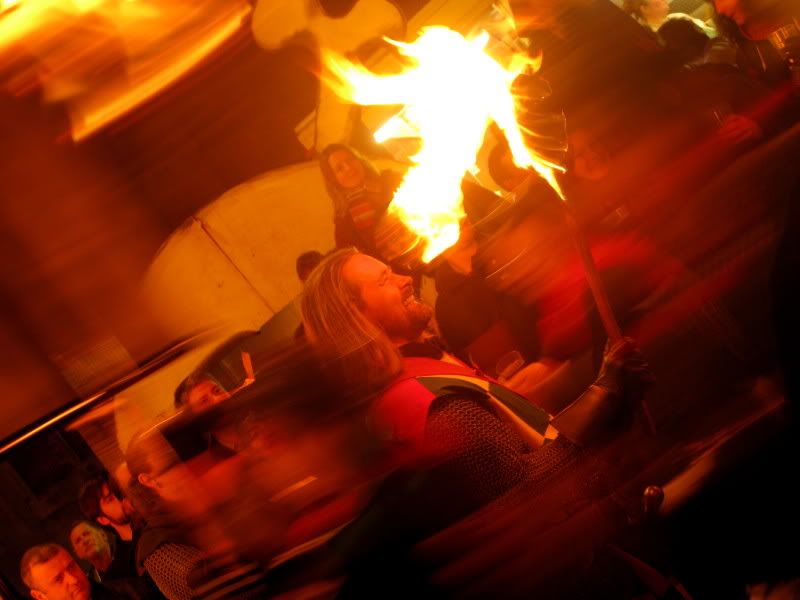 IMAGE: http://i605.photobucket.com/albums/tt133/TomEdward/3282112367_4479aac1f9_o.jpg