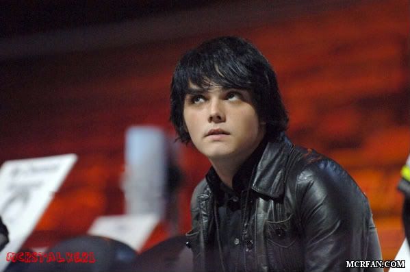 51.jpg gerard way image by MCRstalker1 51.jpg gerard way image by MCRstalker1