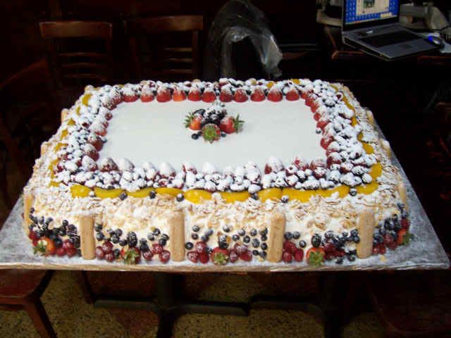 La Guli Fruit Torte will make anyone's mouth water.