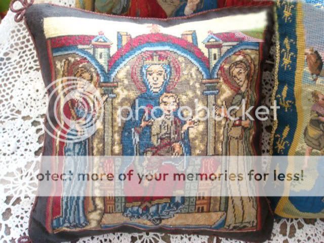 The Vatican Library Collection Needlepoint 4pc Pillows 220  